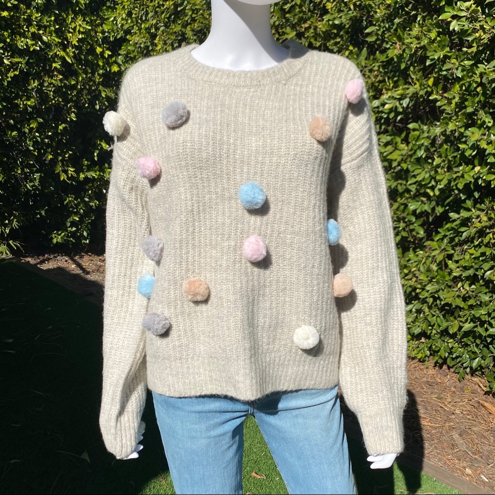 ROMEO + JULIET COUTURE POM SWEATER - Picture 2 of 9